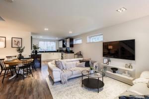Tranquil Riverfront Oasis at High Bridge Court