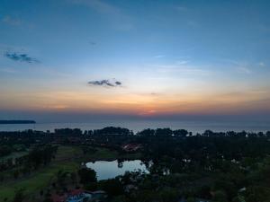 5 Bdr 18 meter Pool villa in Laguna Phuket