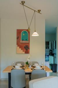 Exquisite 2 Bedroom, Lux Living at Riverside