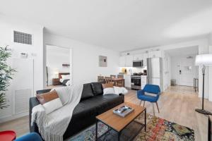 Stylish 2BR 3BA CozySuites on the Boardwalk