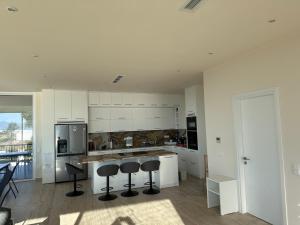 Amazing Villa By The Sea