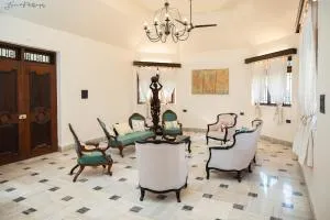 Casa Mimi,Colva Spacious Independent Villa with terrace and garden space - Siroda