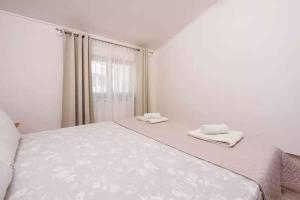 Apartments in Crikvenica 45899 