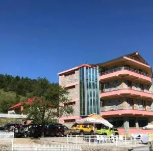 LURA Hotel - Perlat-Qendër