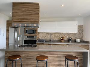 Well equipped condo with splendid sea view