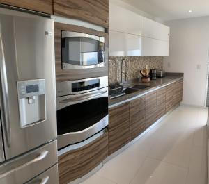 Well equipped condo with splendid sea view