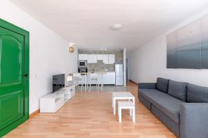 Fantástico apartamento con terraza y vistas al mar