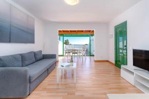 Fantástico apartamento con terraza y vistas al mar