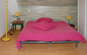 Maisons de vacances 4 Bedroom Stunning Home In Louvie-Juzon : photos des chambres