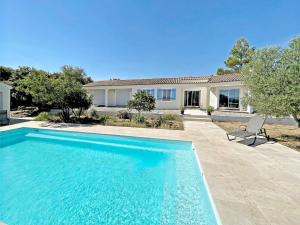 Villas Villa Parpaiouns - confortable maison avec piscine privee chauffee en Provence : photos des chambres