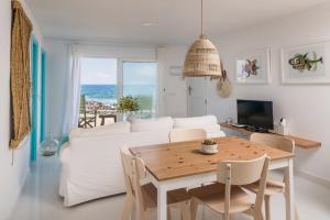 Casa Charcón Bajo, en primera línea de mar - Best Villas Lanzarote