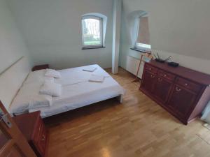 Holiday home in Balatonboglar 48107