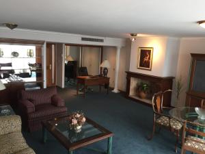 Crystal Palace Hotel