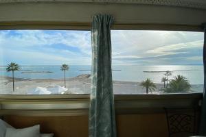06BH - Beautiful seafront studio