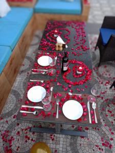 Pine Maderas by Embrace