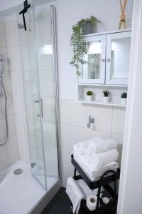 Living-Life, Klinik & Messe vor Ort, Wlan, Netflix