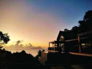 Maison Gaia Seychelles, unobstructed views over the ocean andthe sunset