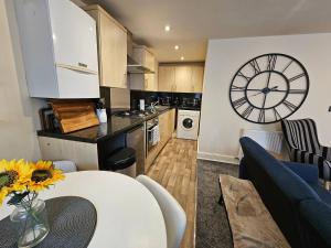 Modern Ground Floor Apartment - Pass the Keys