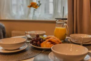 Modern Ground Floor Apartment - Pass the Keys