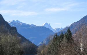 Maisons de vacances 4 Bedroom Stunning Home In Louvie-Juzon : photos des chambres