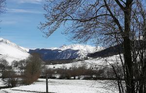 Maisons de vacances 4 Bedroom Stunning Home In Louvie-Juzon : photos des chambres