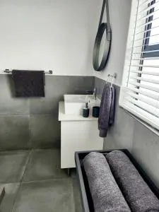 Ocean View Villa - Ground level - West Point