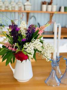 Lantligt boende nära Kastelholms golf och Smakbyn