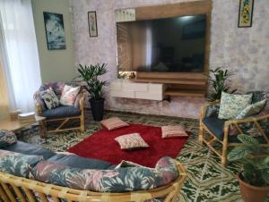 Piscina 6 QUARTO 300m PRAIA jardim churrasqueira 16 PESSOAS garagem 3 carros Monitoramento 24 horas Mesa de sinuca