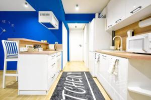 Top 1 - 2BR - 180 Views - Balcony - Top Amenities