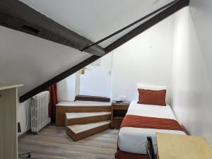 Hotels Hotel Morand : Chambre Simple Mansardée
