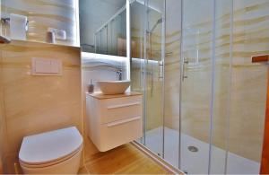 Double Room with Balcony and Sea View room in Guest House Sandra