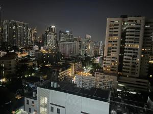 Fully Furnished Omni Tower Apartments Nana - Sukhumvit soi 4