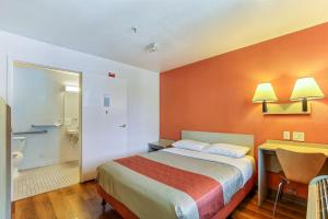 Double Room - Disability Access - Roll In Shower room in Motel 6-Pinole CA