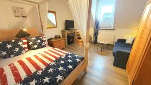 FRANKES SLEEP INN, 2 Wohnungen 2 Betten und 5 Betten, Sauna - Velbert