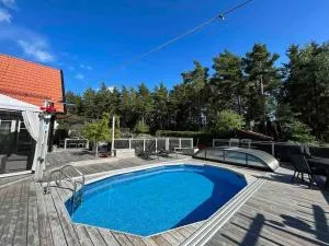 Guest house or Loft with summer Pool - Ådö