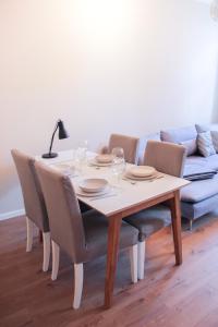 Luxury Renovated - 600 Mbit - 64 M2 - 65 inch TV