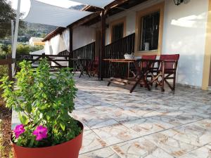 Panormitis Pizanias houses