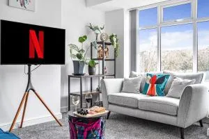 3-Bed, Sleeps 6, Near M1/M62 - Batley Carr