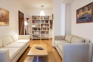 Renovated apartment under the hill of Philopapus