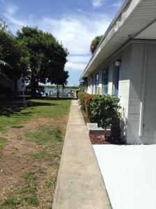 Dockside Inn & Resort