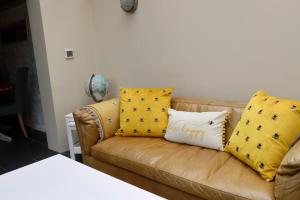 Cosy thatched Cottage sleeps 6 near Portscatho!