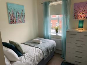 Fleetwood - 3 bedroom apartment, fab 4 contractors