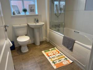 Fleetwood - 3 bedroom apartment, fab 4 contractors