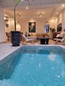 Riad Melilo avec piscine chauffée