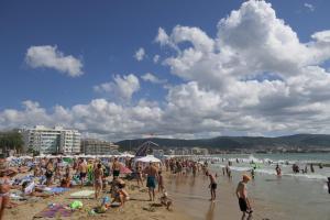 Apartment in Sunny beach, Complex Sun Village, 80 qm, 2 bedrooms & living room near to the beach, SWIMMING POOL, garden