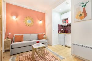 Guestrust- Arc de Triomphe Corail