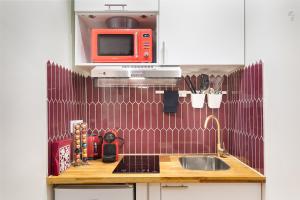 Guestrust- Arc de Triomphe Corail