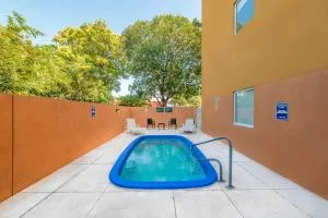 City Express Junior by Marriott Ciudad del Carmen Aeropuerto - 卡门城