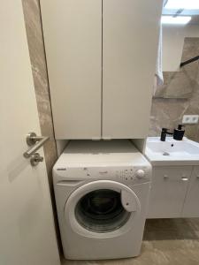 Kleine moderne 3-Bett WohnungApartment