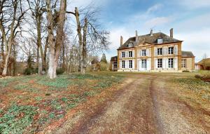8 Bedroom Cozy Home In Saint-Vigor